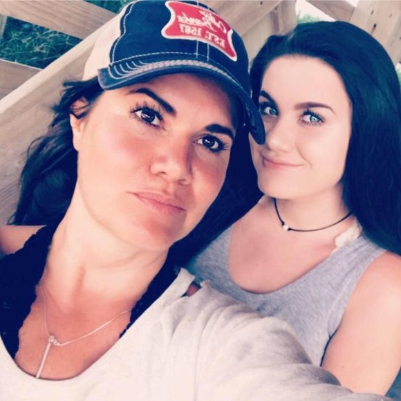 Meet your Posher, Emily - Picture 1 of 1